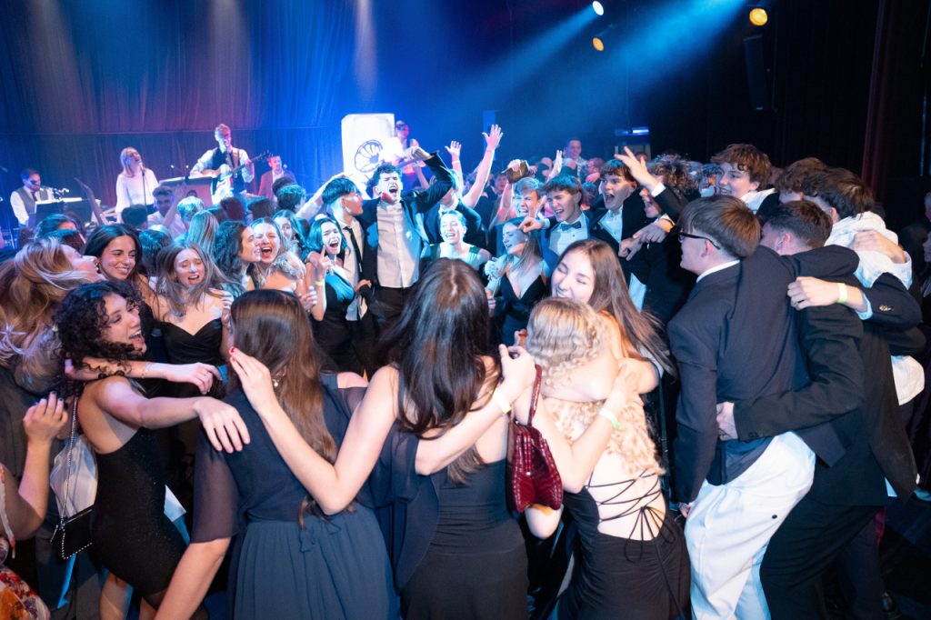 ANightattheOpera-HeutemachenwirdieNachtzumTag-891_1