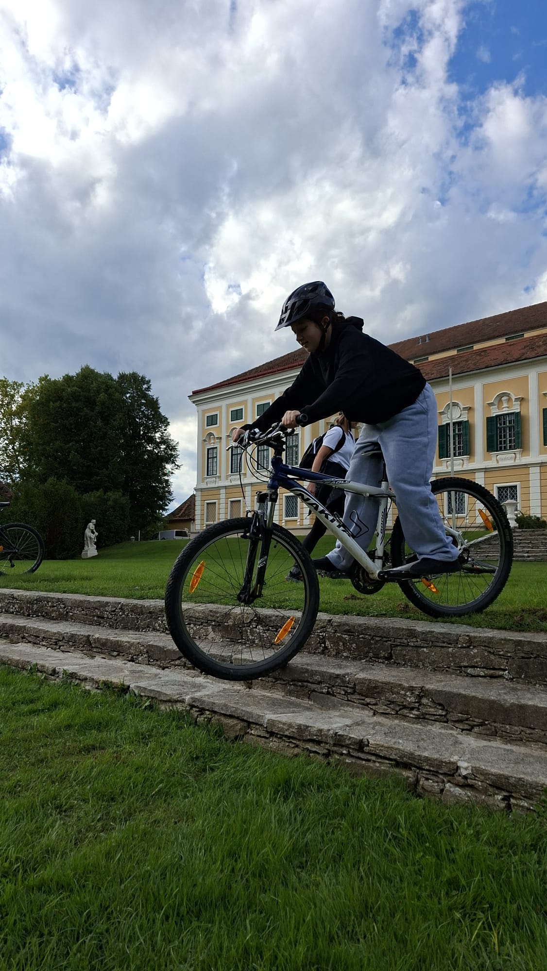 20251006_103031425_iOS